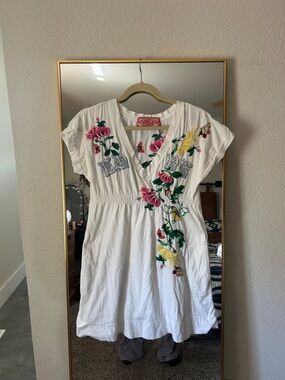 Johnny Was LA White Embroidered Floral Babydoll Tunic with Pink & Yellow Accents